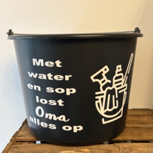 Emmer 'Met water en sop lost oma alles op'