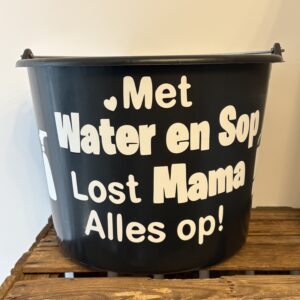 Emmer 'Met water en sop lost mama alles op'