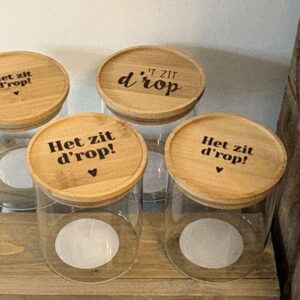 Glazen pot met opdruk